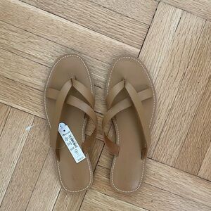NWT Madewell Tan/Khaki Size 7 Sandals